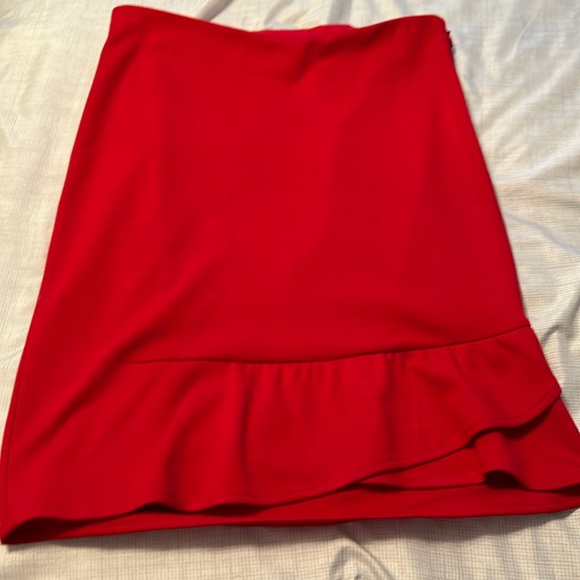 Size 4 red skirt with ruffle from the limited - Picture 1 of 3